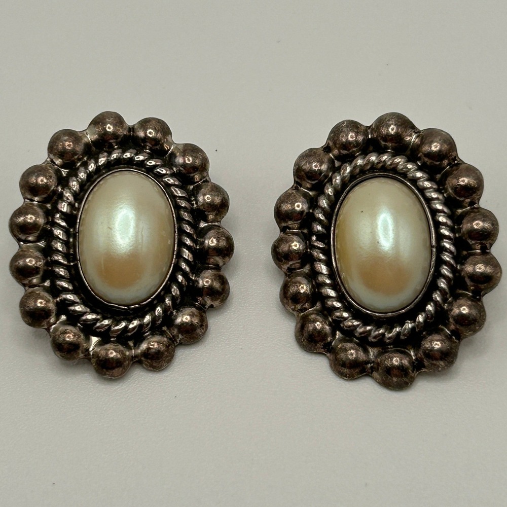 Vintage Taxco Mexico 925 Sterling Silver Mabe Pearl Scalloped Clip On Earrings